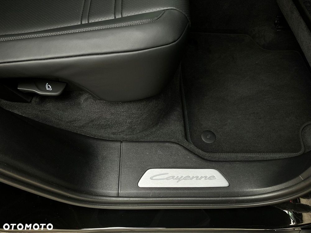 Porsche Cayenne Coupe - 23