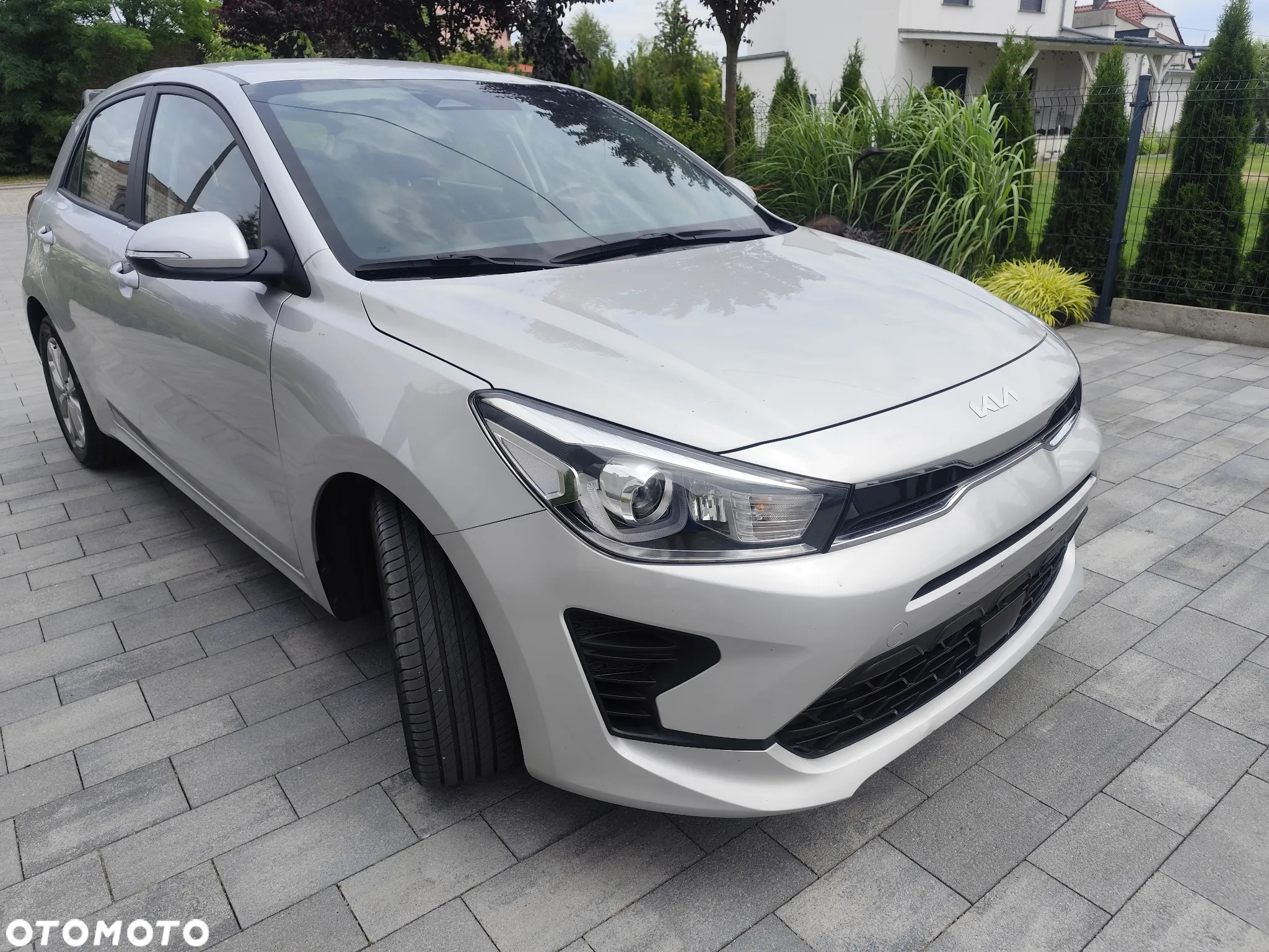 Kia Rio 1.2 L - 3