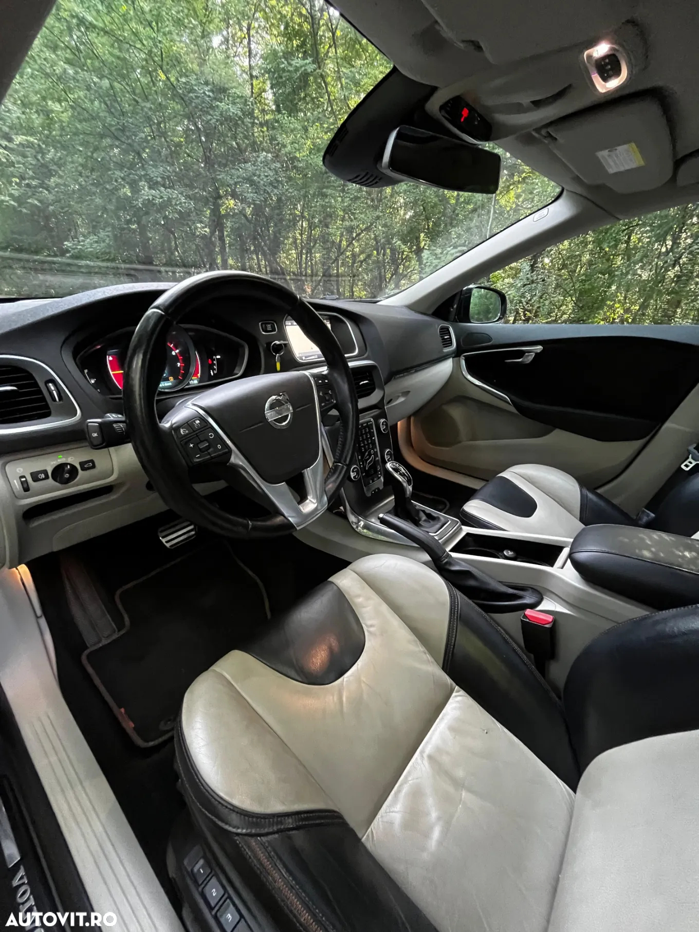 Volvo V40 Cross Country T5 AWD Geartronic Momentum - 10