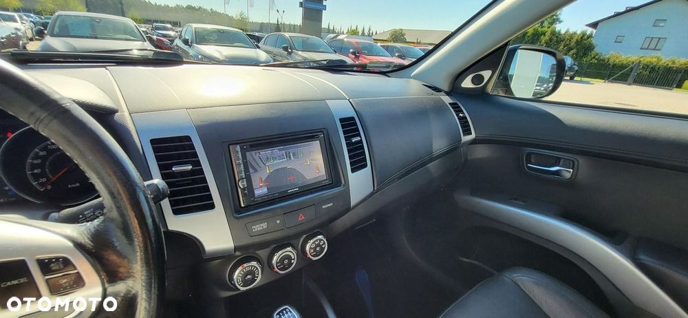 Mitsubishi Outlander - 20