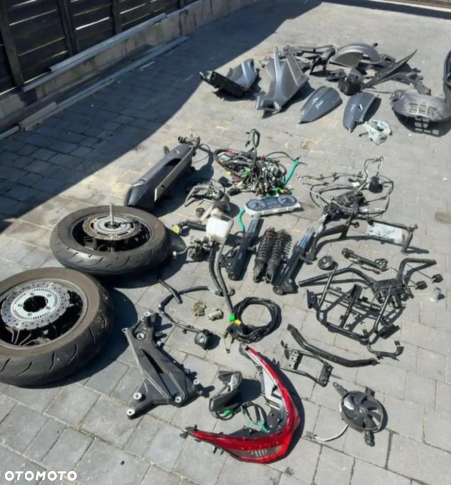 Koła plastiki hamulce Kymco xtown 300i 2019 - 5