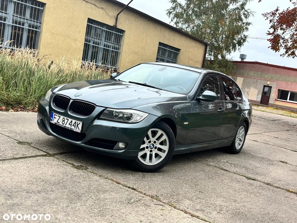 BMW Seria 3 318i - 4