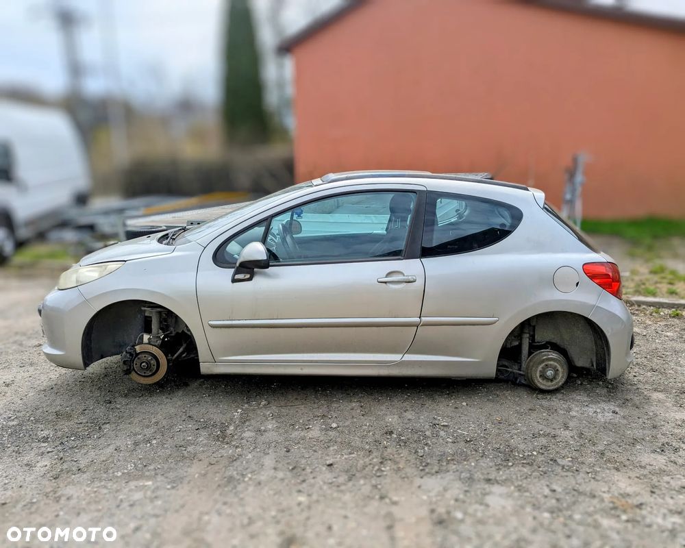 Peugeot 207 2006 1.4 i 16v 90 na części - 3