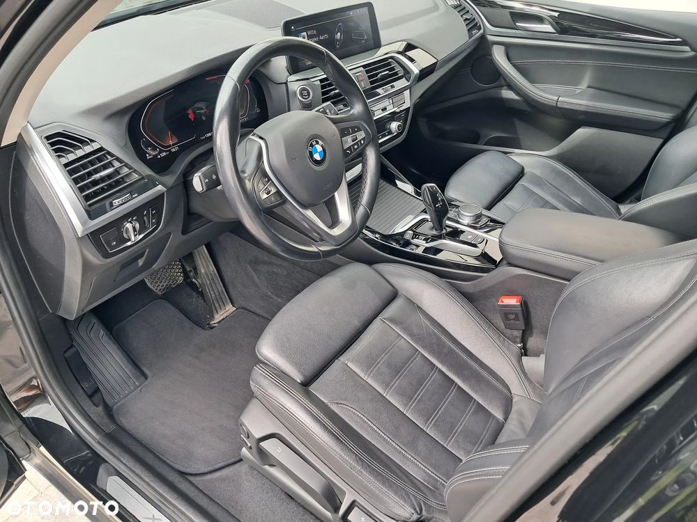 BMW X3 sDrive18d - 13