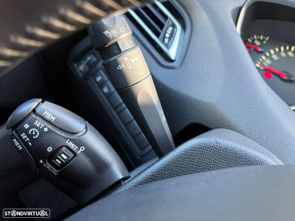 Peugeot 308 SW 1.6 BlueHDi Allure - 13