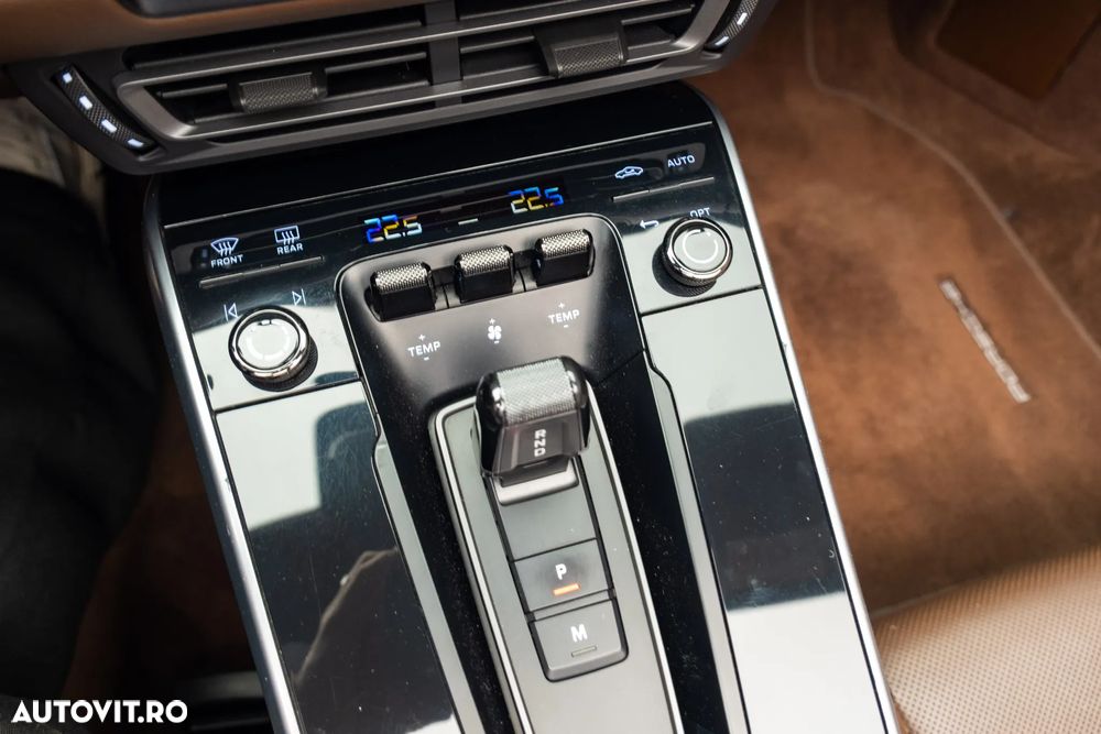 Porsche 911 Carrera 4S PDK - 26