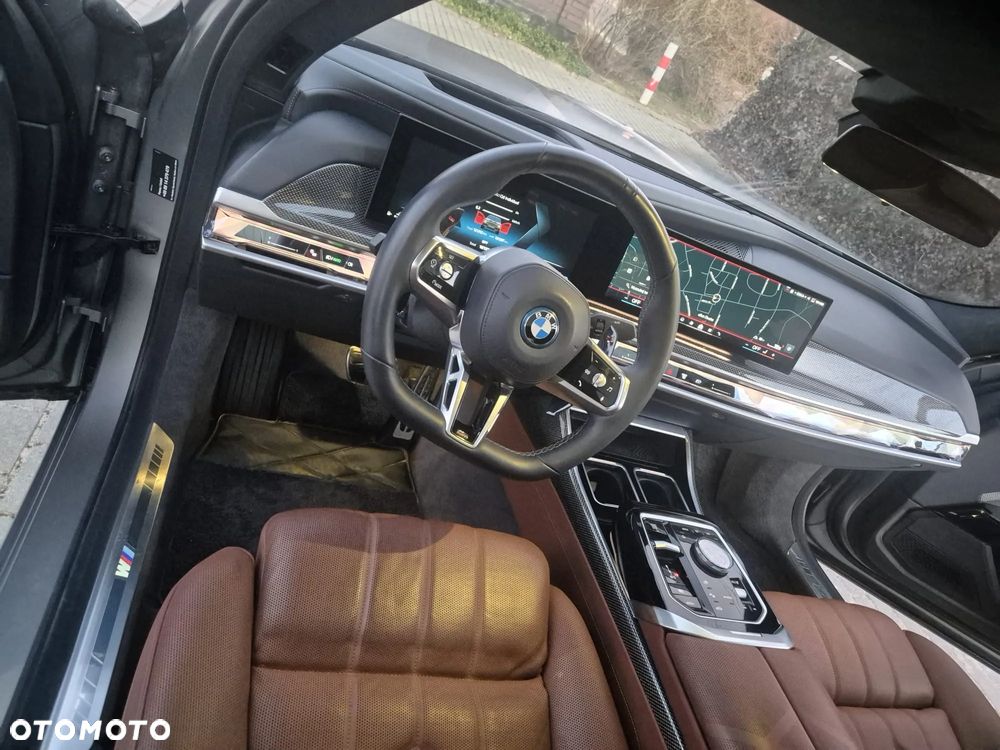 BMW Seria 7 M760e PHEV xDrive Individual Edition sport - 20