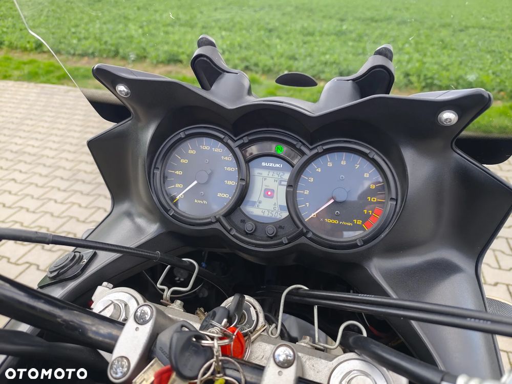 Suzuki V-STROM - 15