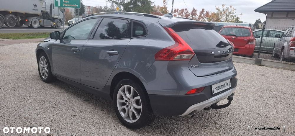 Volvo V40 Cross Country - 4