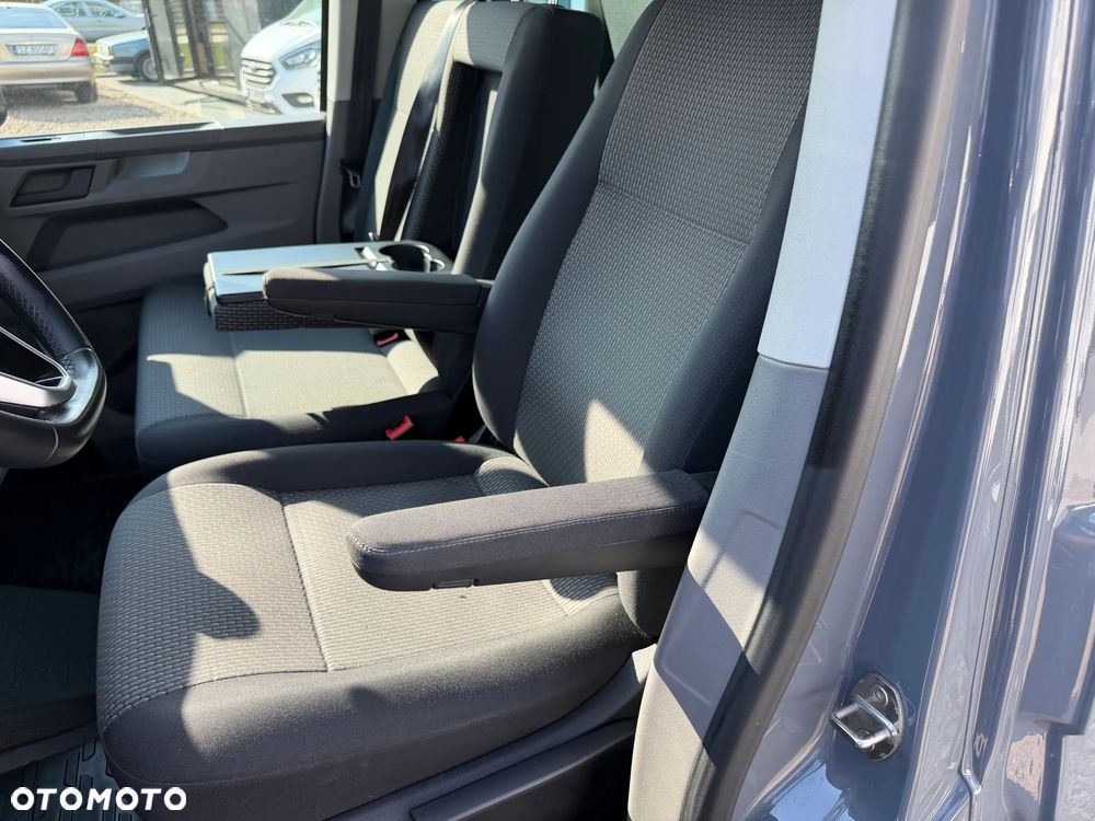 Volkswagen Caravelle - 40