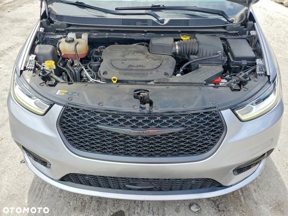 Chrysler Pacifica - 11