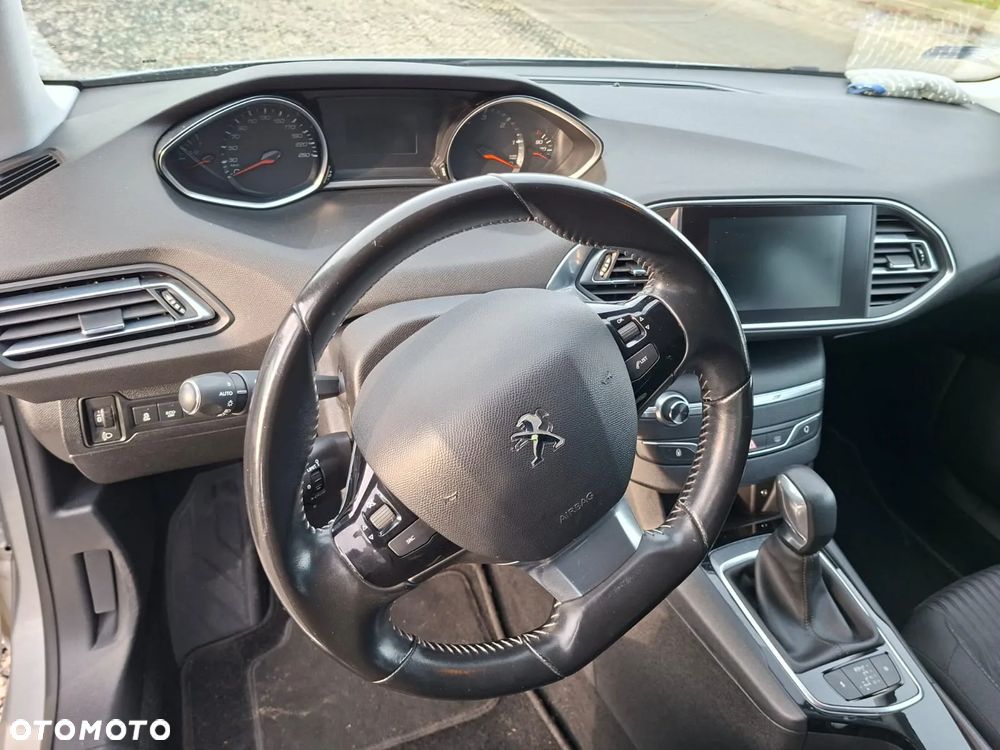 Peugeot 308 e-HDi FAP 115 Stop&Start EGS6 Allure - 8