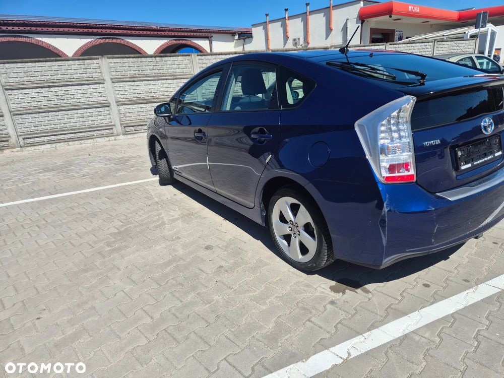 Toyota Prius (Hybrid) Executive - 8