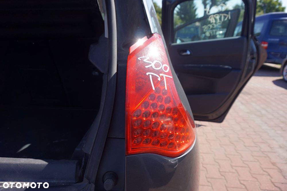 LAMPA TYLNA PRAWA 3008 I  PEUGEOT 2009-2013 - 2