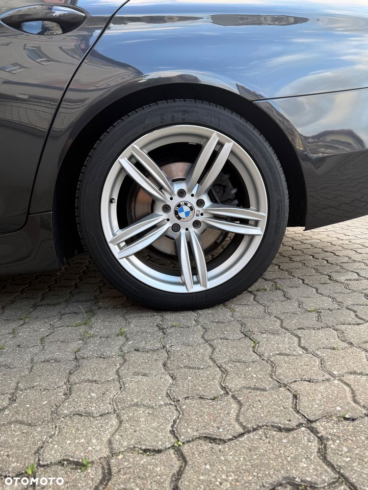 BMW Seria 5 520d xDrive - 28