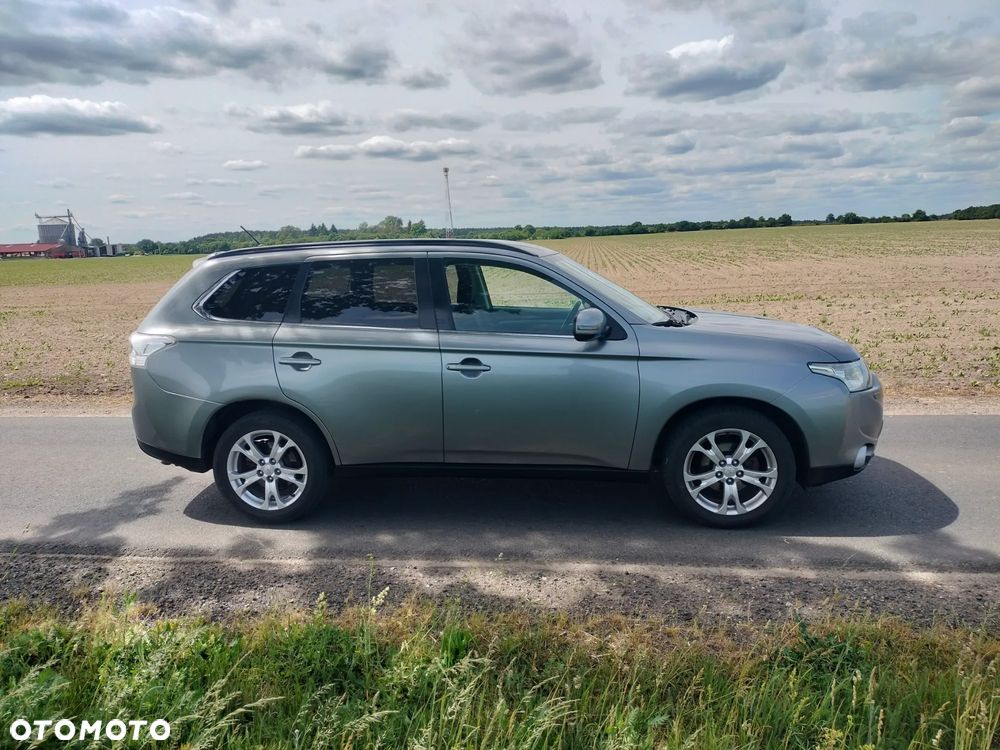 Mitsubishi Outlander 2.2 DI-D 4WD Instyle - 14