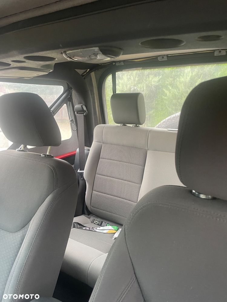Jeep Wrangler - 2