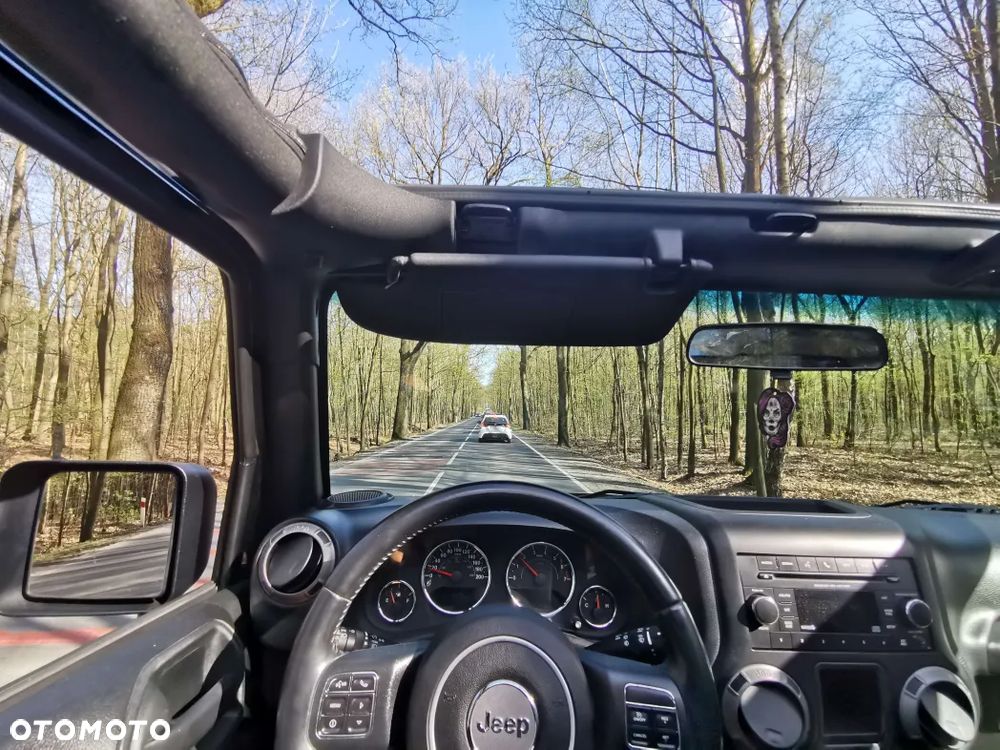 Jeep Wrangler - 12