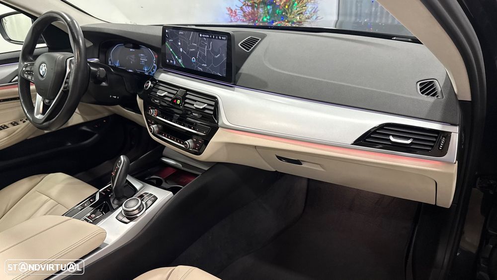 BMW 520 e Touring Aut. Luxury Line - 32