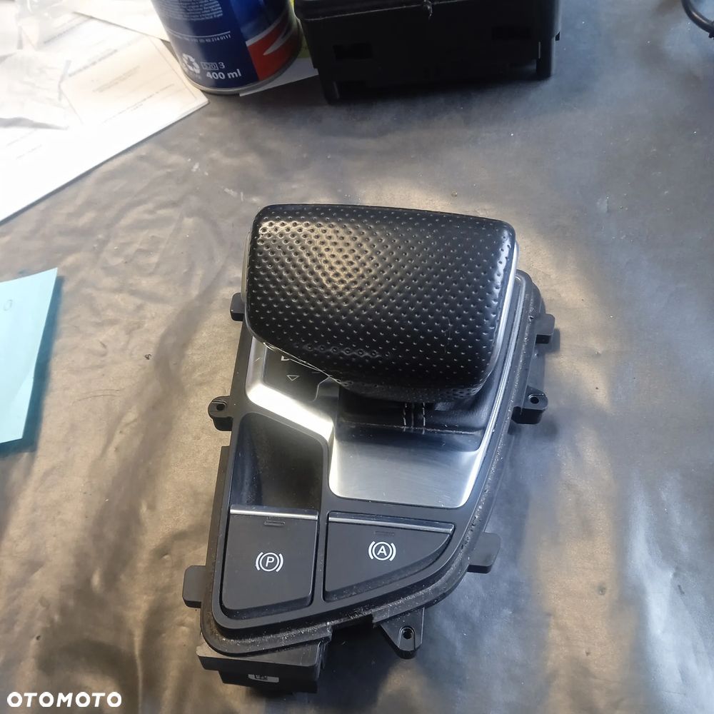 Gałka zmiany biegów wybierak A4 B9 S-Line 8W1719111C - 1