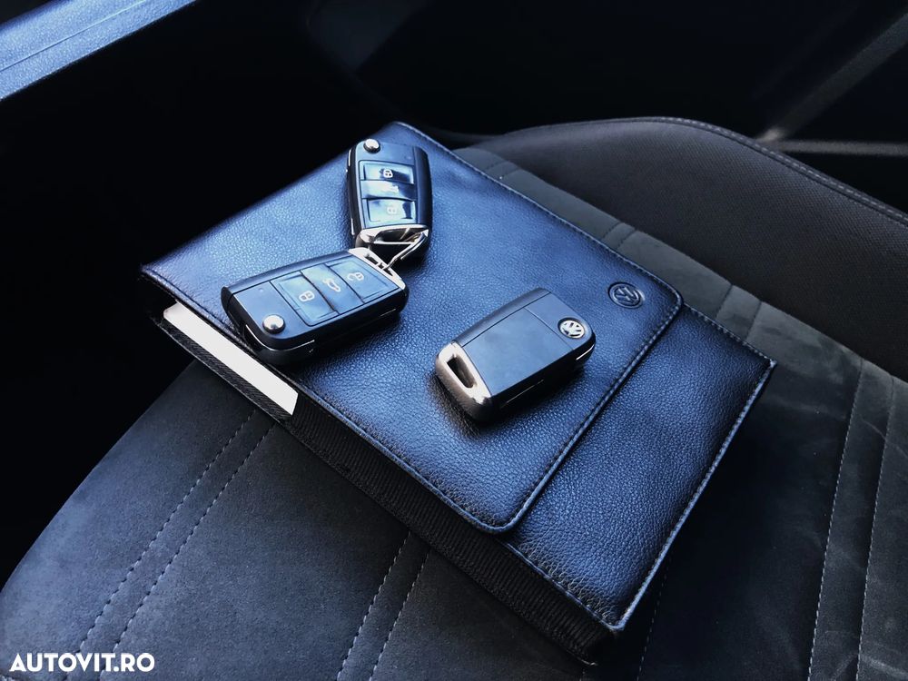 Volkswagen Touran 2.0 TDI DSG Highline - 27