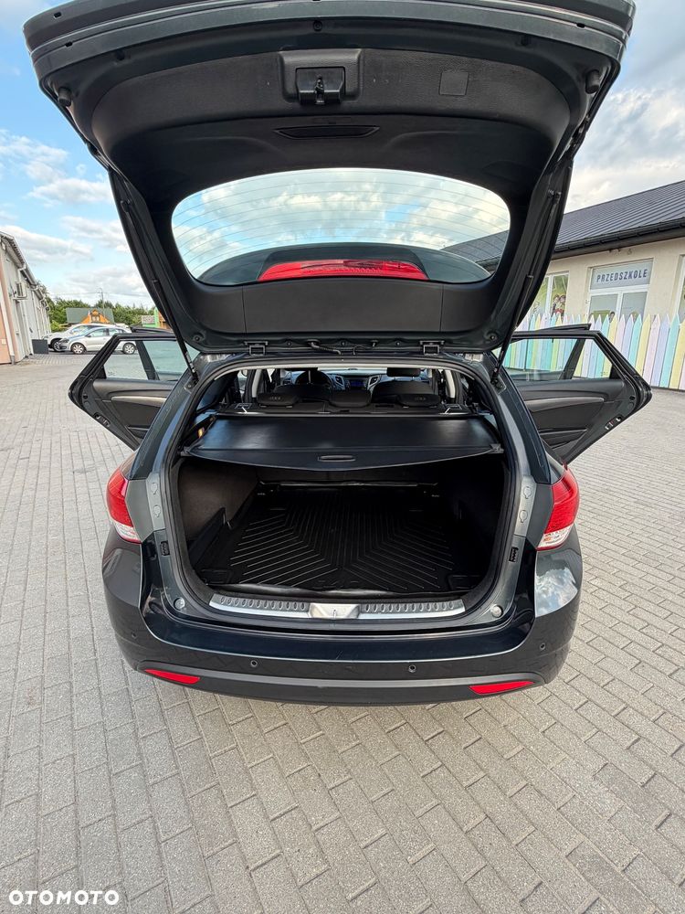 Hyundai i40 i40cw 1.7 CRDi Fifa World Cup Edition - 13