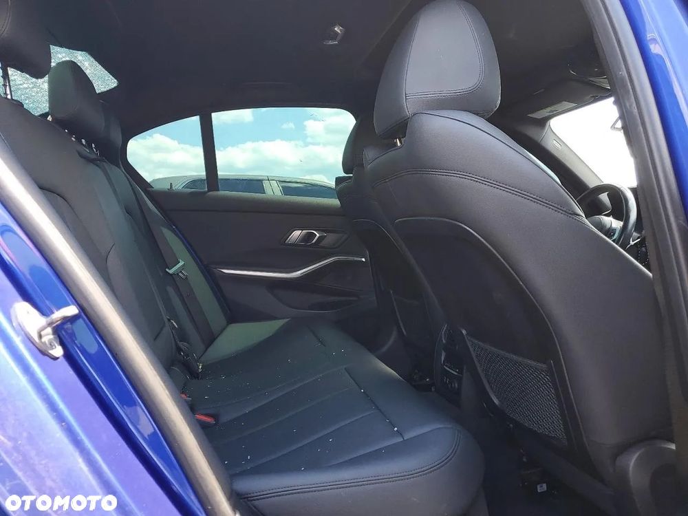 BMW Seria 3 330i xDrive M Sport sport - 8