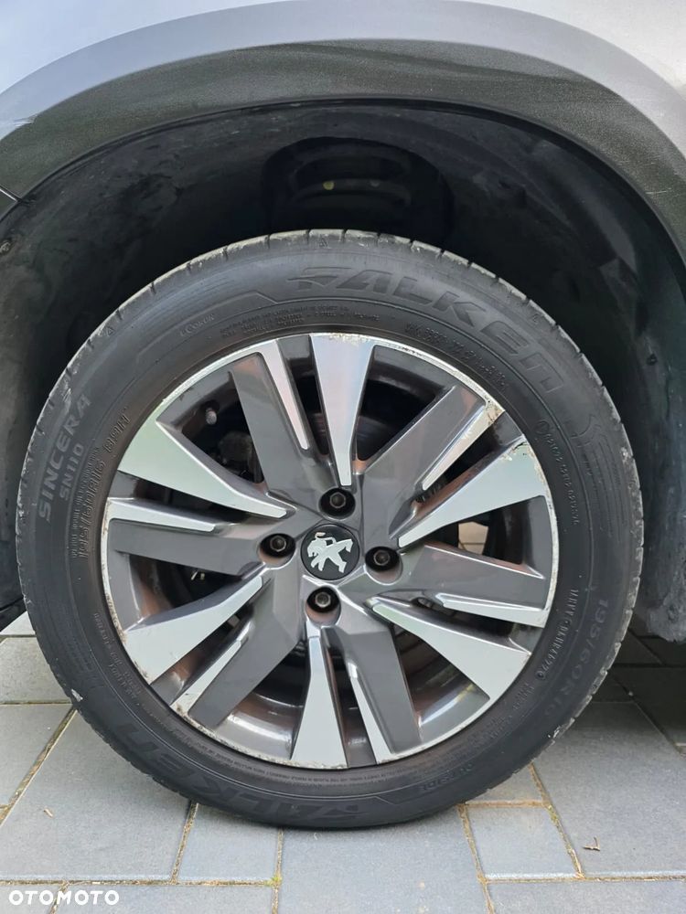 Peugeot 2008 PureTech 110 Stop&Start Allure - 19