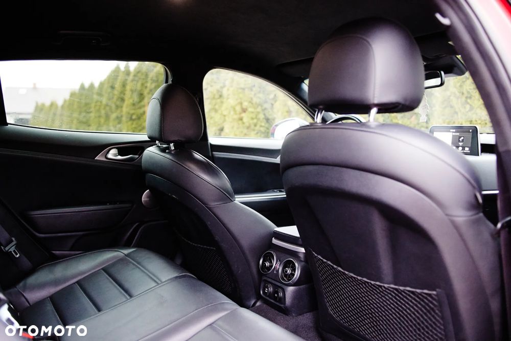 Kia Stinger 2.2 CRDI GT Line - 31