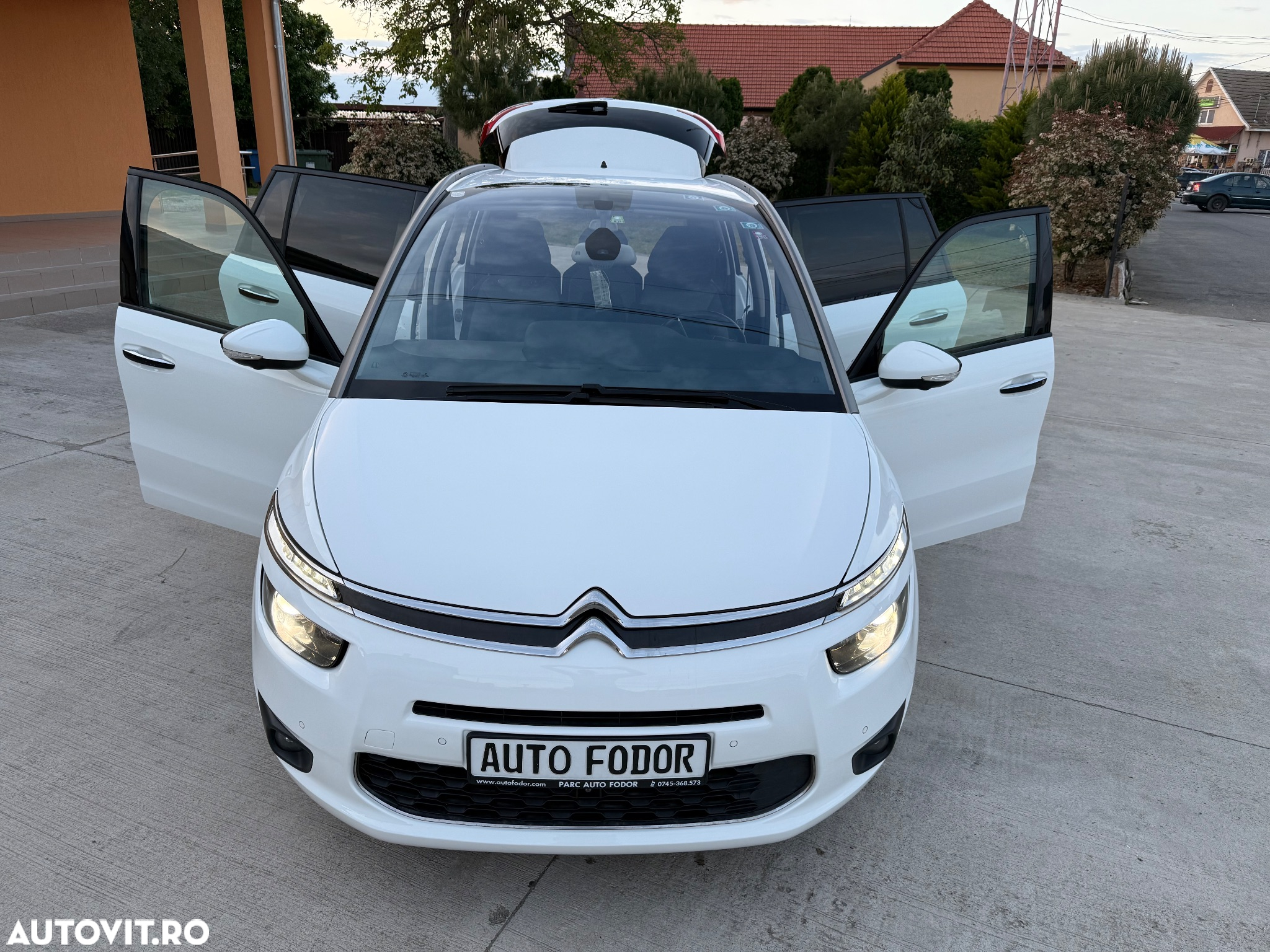 Citroën C4 Grand Picasso e-HDi 115 ETG6 Exclusive - 34