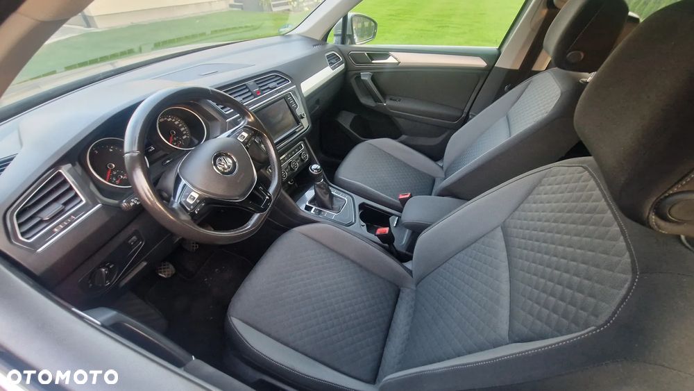 Volkswagen Tiguan - 12