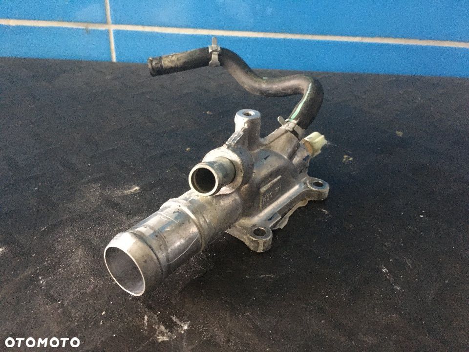 OBUDOWA TERMOSTATU HONDA JAZZ 1.3 IVTEC L13Z2 - 4