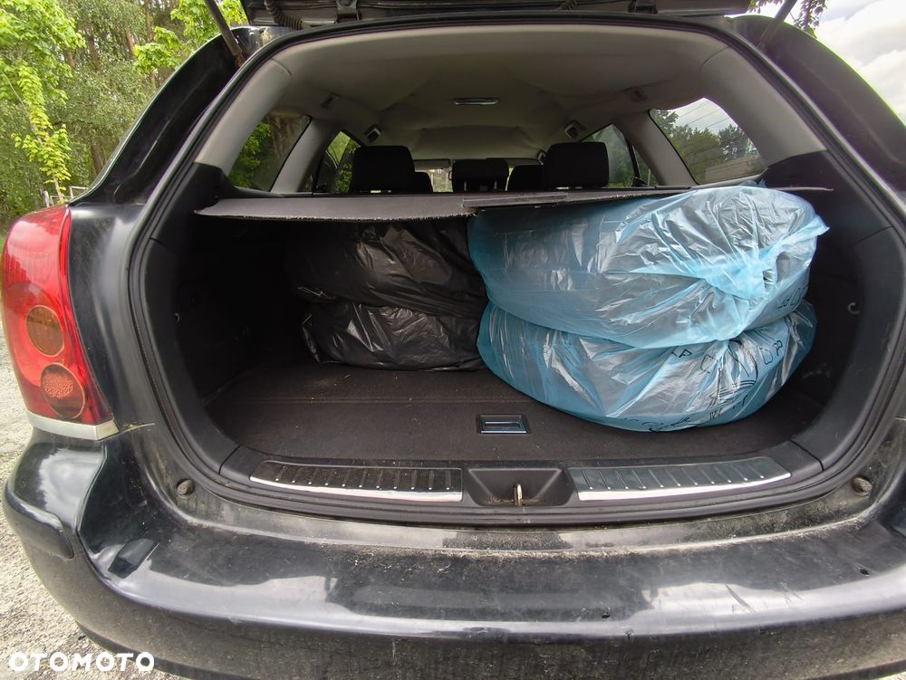 Toyota Avensis - 5