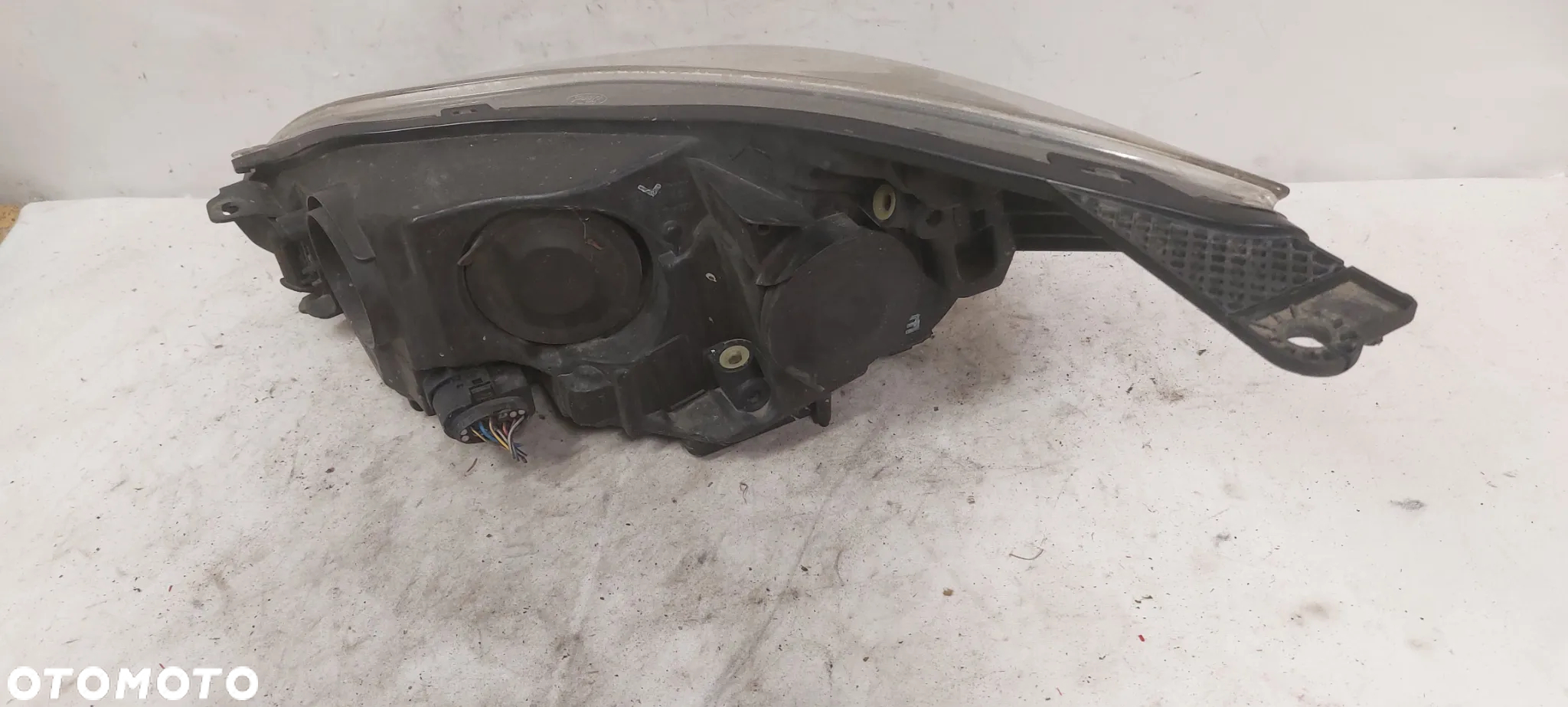 .  LAMPA PRZOD PRZEDNIA PRAWA FORD FOCUS MK3 - 3