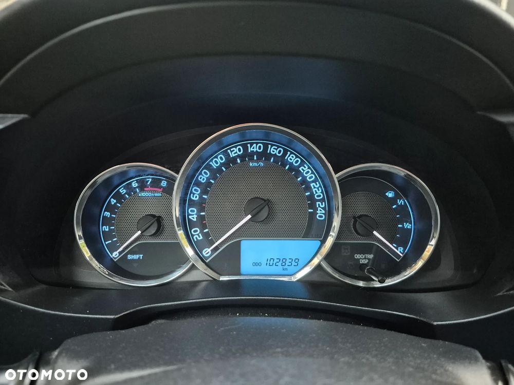 Toyota Corolla 1.6 Premium - 19