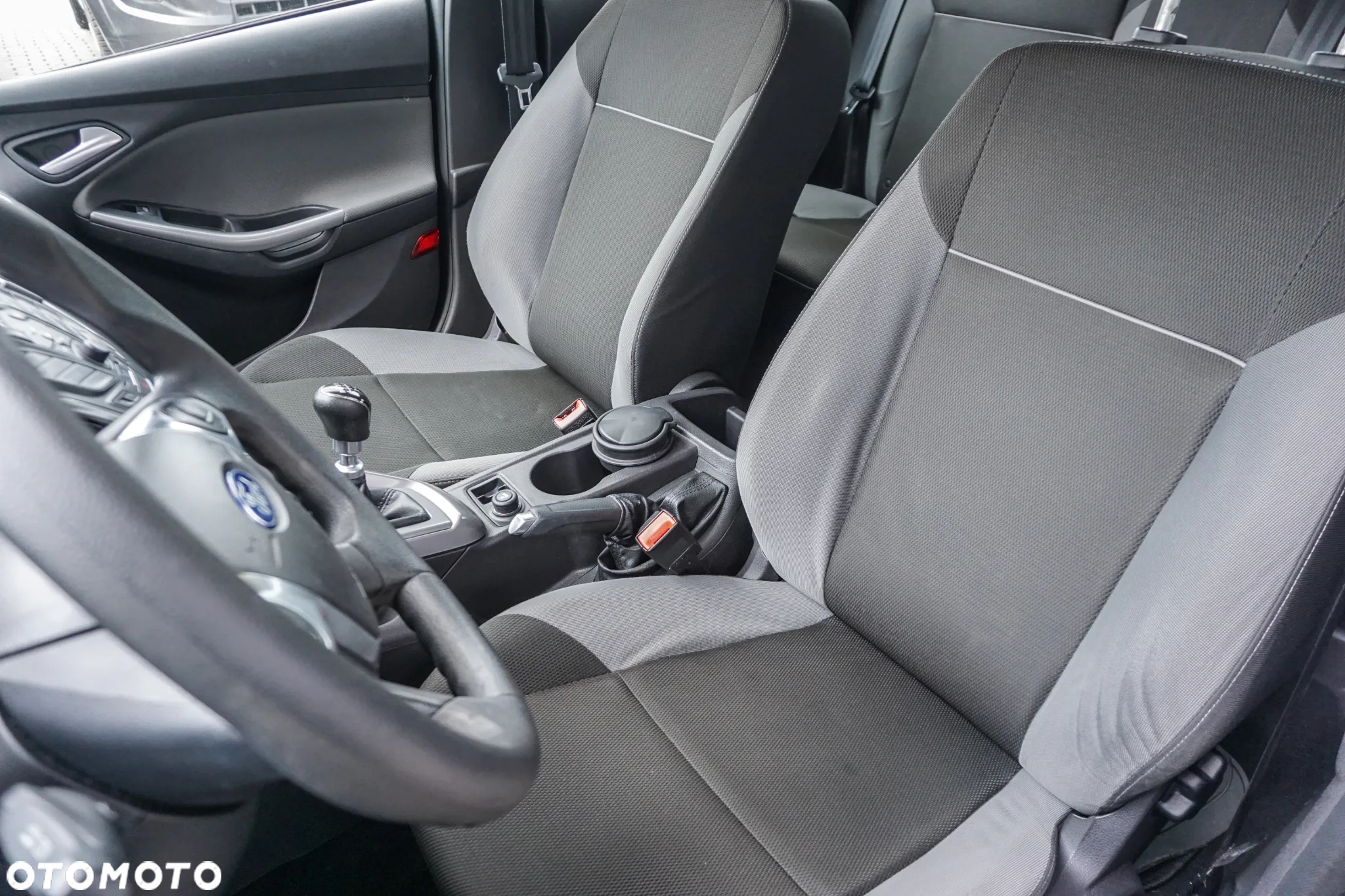 Ford Focus 1.6 TDCi DPF Champions Edition - 10