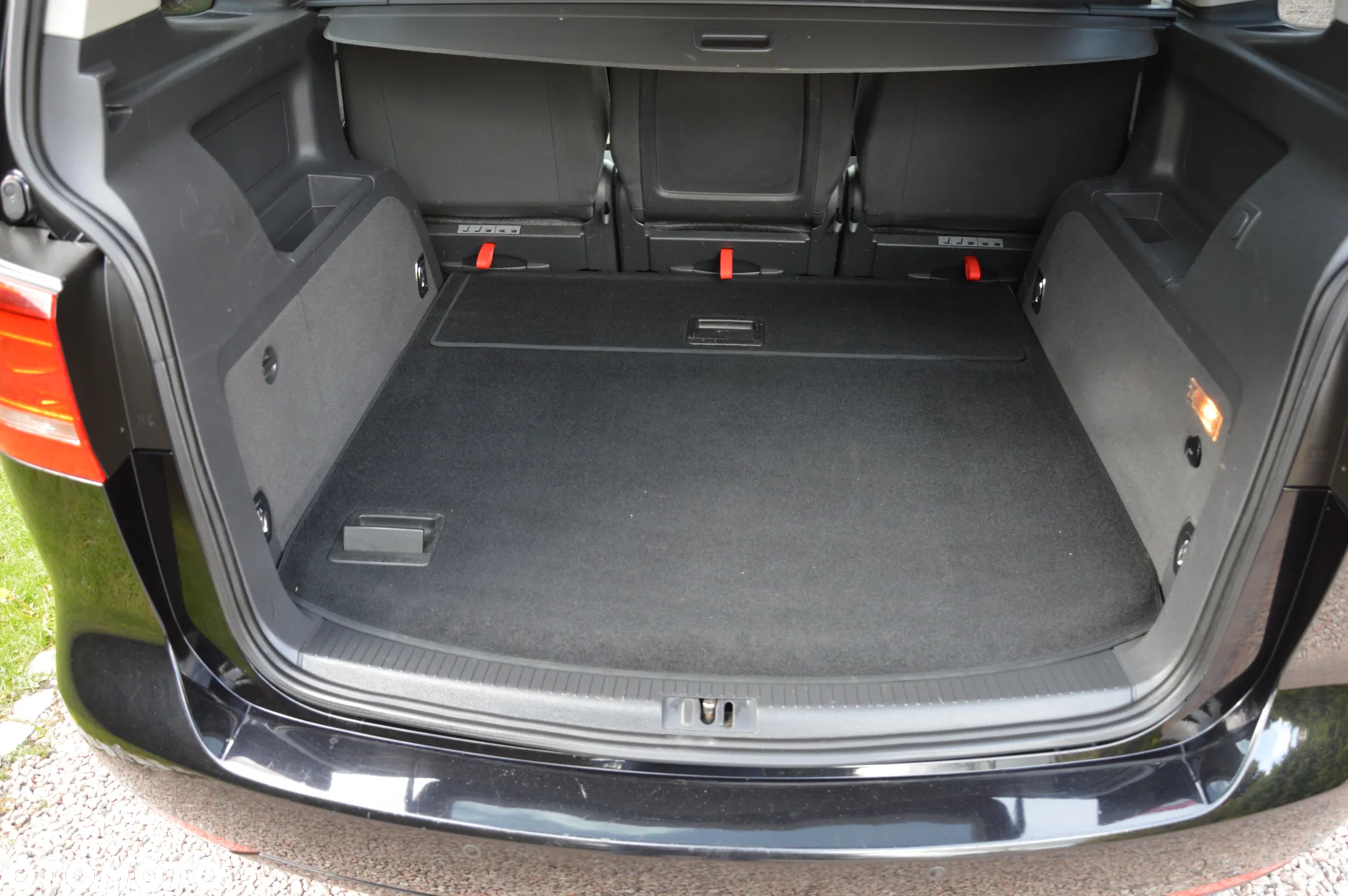 Volkswagen Touran - 38