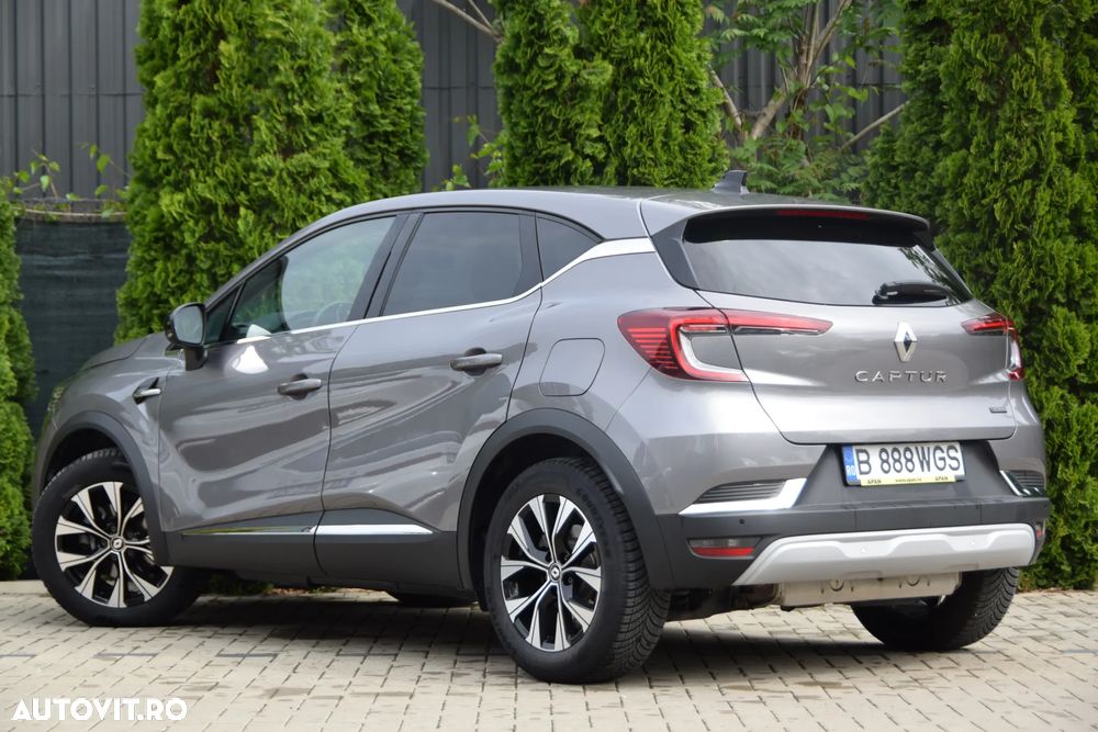 Renault Captur PHEV 160 Techno - 11