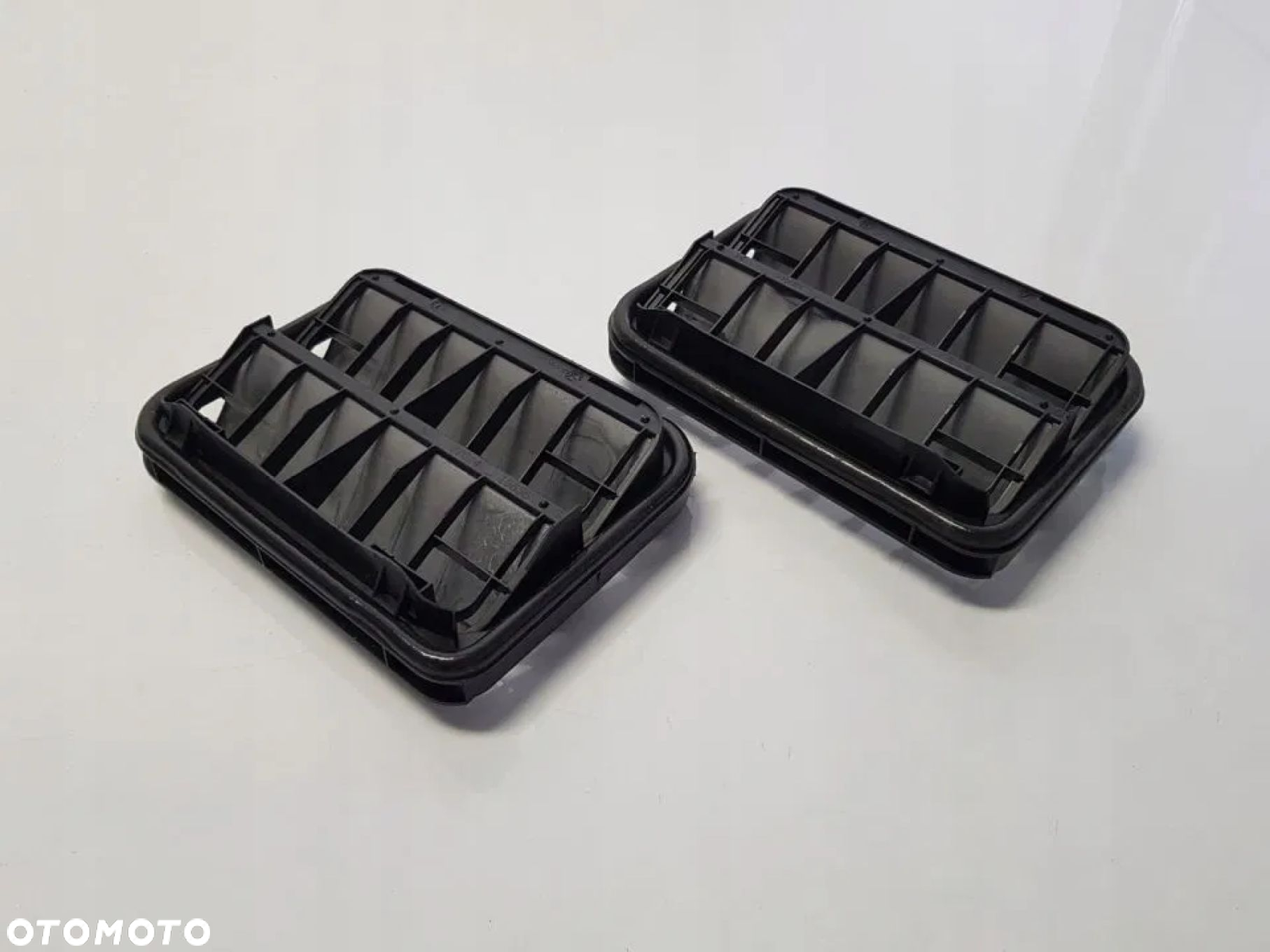 KRATKA DEKOMPRESYJNA 7700838358 RENAULT CAPTUR II - 2
