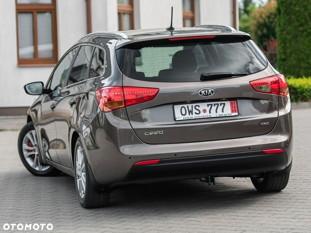 Kia Ceed 1.6 CRDi 128 Dream-Team Edition - 2