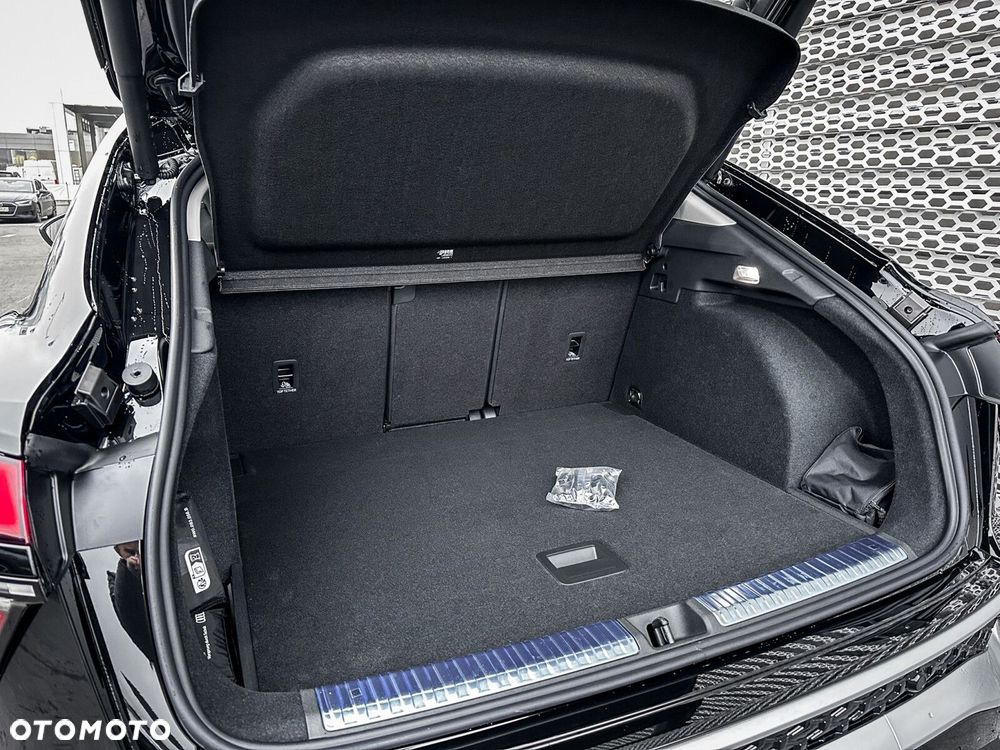 Audi Q3 Sportback - 8