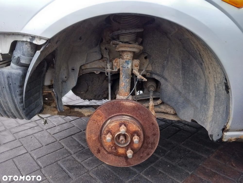 Ford Mondeo Mk.3 (00-03r.) 1.8B 125KM. Silnik CHBA, CHBB Skrzynia MTX 75 lakier Stardust Silver (metalic) . Cały na części GWARANCJA !!!  Przód Tył Zestaw Komplet Drzwi Klapa Zderzak Błotnik Maska Grill Atrapa Szyba Pas Lampa Lusterko Boczki Fotel Kanapa Kokpit Deska Rozdzielcza Przełącznik Włącznik Sterownik Przewody Wiązka Instalacja Moduł Komputer Czujnik Listwa Pompa Alternator Wtryski Głowica Rozrusznik Kompresor Sprzęgło Dwumas Silnik Skrzynia ABS Klimatyzacji Paliwa Wspomagania Kolektor Turbina Przepustnica Zawór Chłodnica Koło Hak Belka Sanki Zawieszenie Mcpherson Półoś Amortyzator Wydech Tłumik Zacisk Most - 34