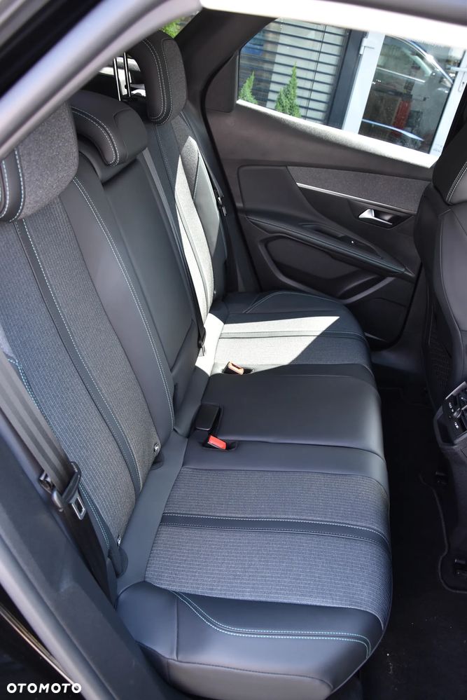 Peugeot 3008 BlueHDi 130 Stop & Start EAT8 Allure Pack - 22
