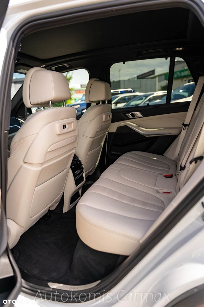 BMW X5 xDrive45e - 28