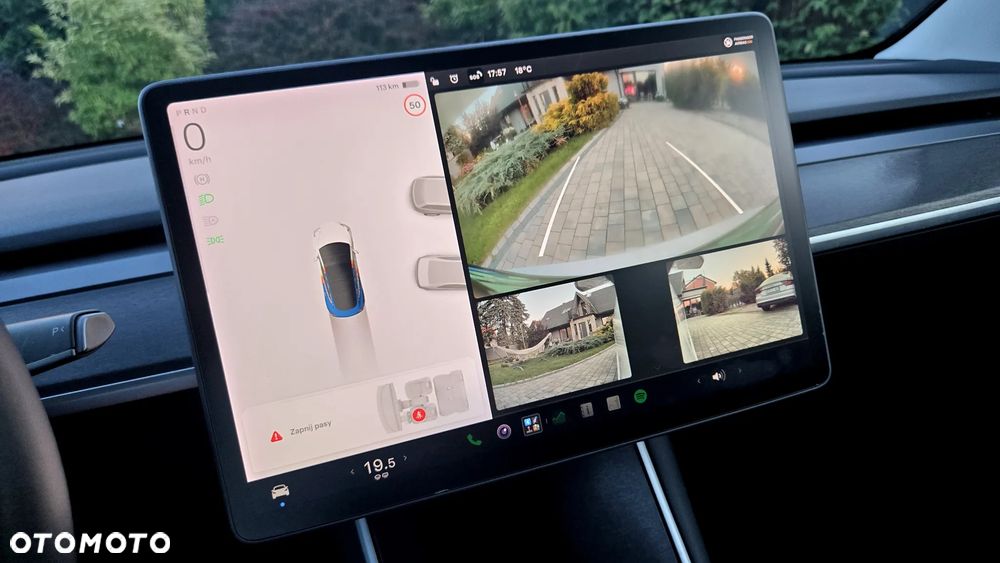 Tesla Model 3 - 25