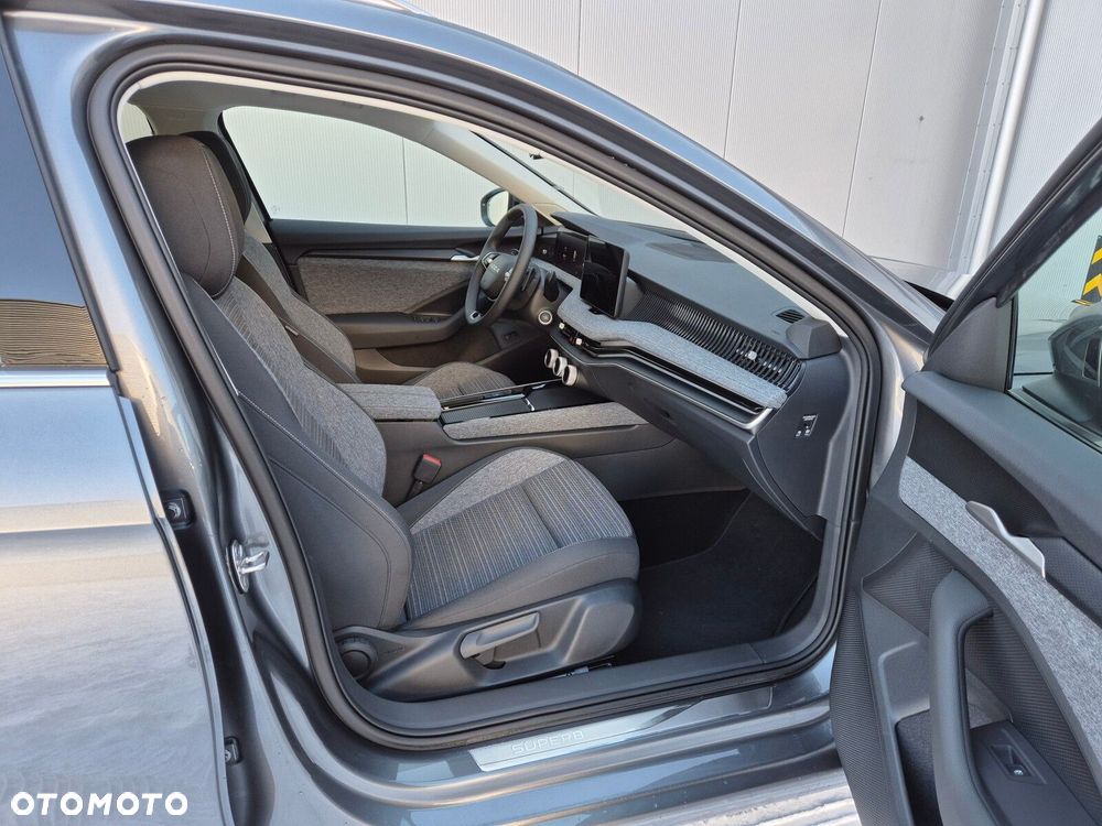 Skoda Superb 2.0 TDI SCR Selection DSG - 12