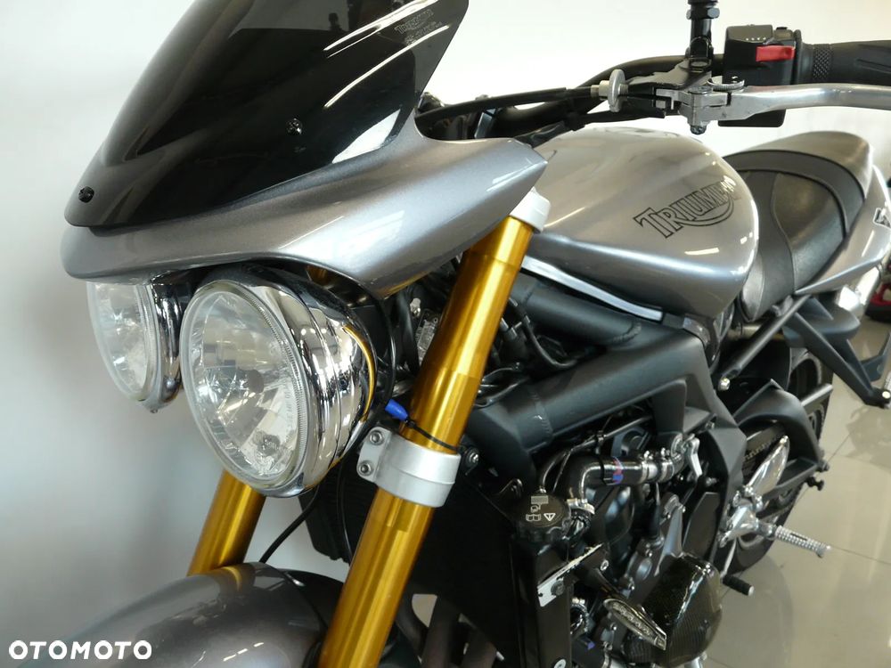 Triumph Street Triple - 15
