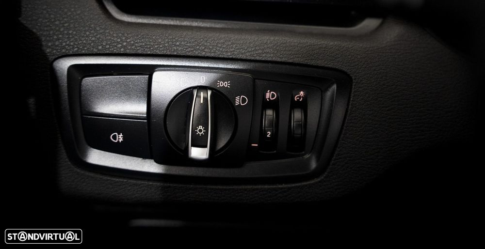 BMW X1 16 d sDrive Advantage Auto - 12