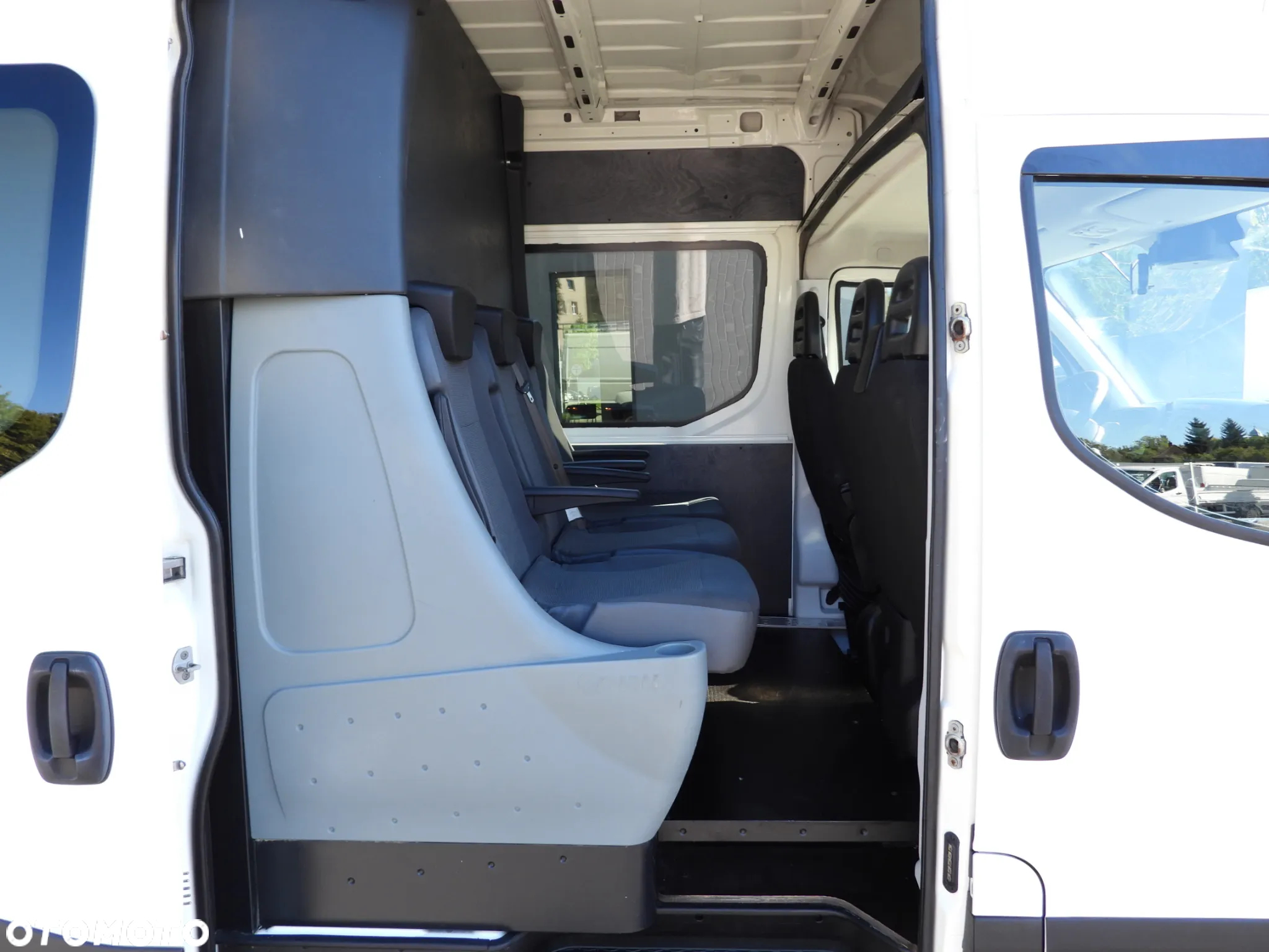 Iveco DAILY 35C17 FURGON BRYGADÓWKA 6 MIEJSC TEMPOMAT BLIŹNIACZE KOŁA KLIMATYZACJA 170KM [ 009678 ] - 39