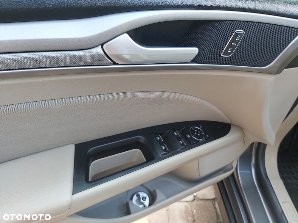 Ford Fusion - 13
